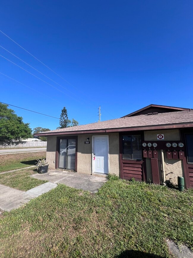 property at 1050 N Fiske Blvd