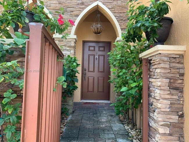 9260 SW 220th St in Cutler Bay, FL - Building Photo - Building Photo