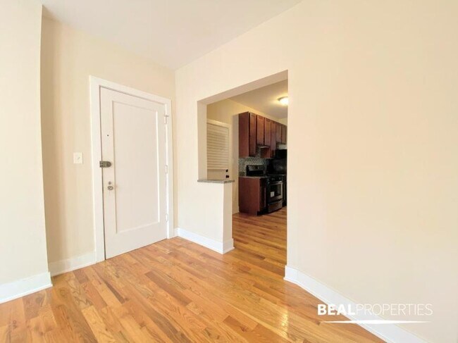 1031 Dempster St in Evanston, IL - Building Photo - Building Photo
