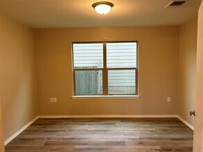 9001 Bird Brook Ln in Austin, TX - Building Photo - Building Photo
