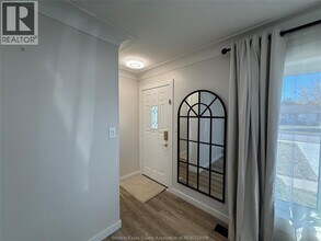 4143 Mt Royal Dr in Windsor, ON - Building Photo - Building Photo