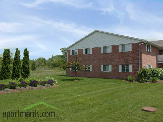 Sheridan Estates in Oconto Falls, WI - Foto de edificio