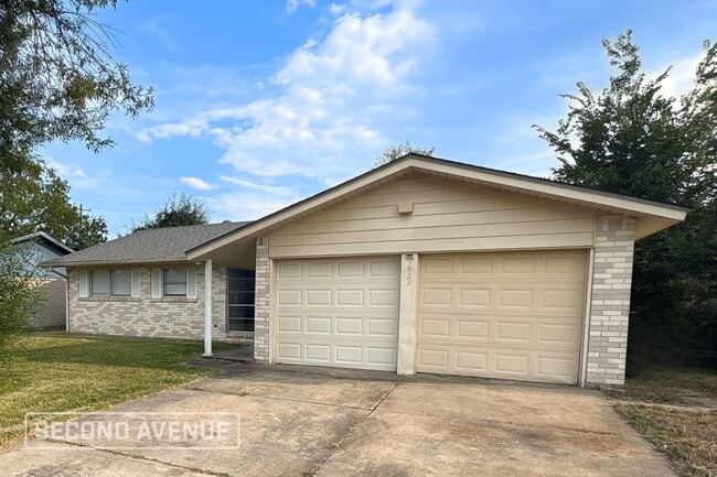 property at 3923 Knottynold Ln