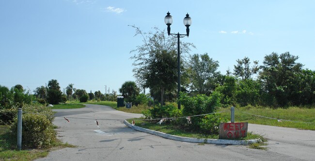 Savannas Ridge in Fort Pierce, FL - Building Photo - Building Photo