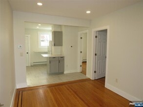 8 Louis St in Lodi, NJ - Building Photo - Building Photo