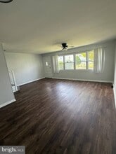 5732 Mitchell Rd in Levittown, PA - Building Photo - Building Photo
