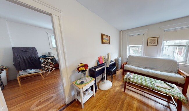 3 Gray Gdns W, Unit 3A