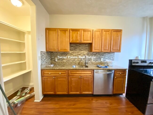 614 Columbus Ave, Unit 3