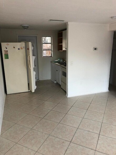 345 S Azure Ln in Cocoa Beach, FL - Building Photo - Building Photo