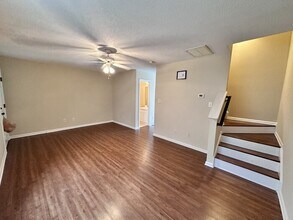 2112 Walnut Bluffs Ln in Raleigh, NC - Building Photo - Building Photo