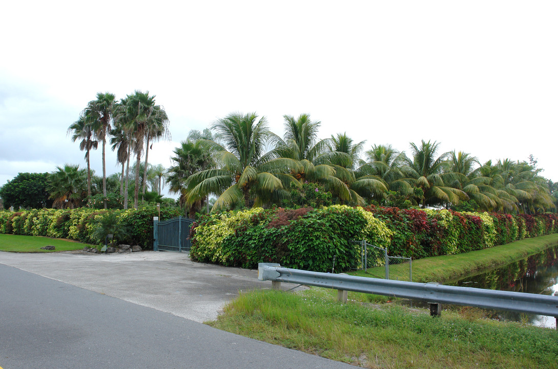 1500 NW 118th Ave in Plantation, FL - Building Photo