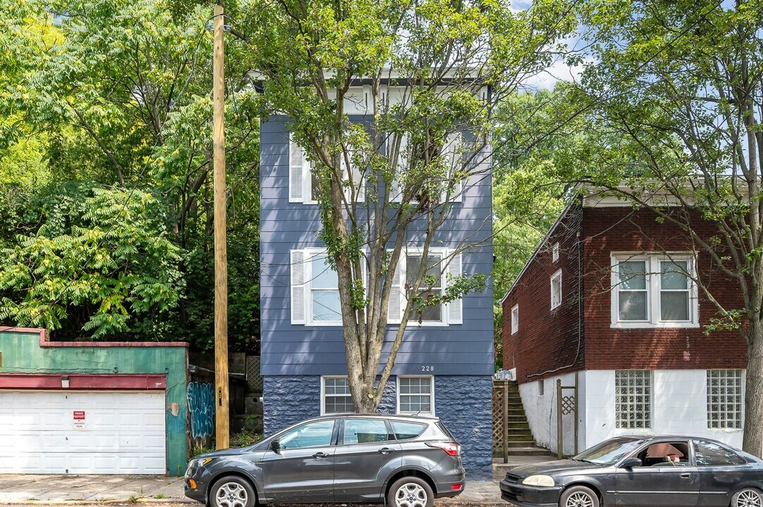 228 Emming St-Unit -228 in Cincinnati, OH - Building Photo
