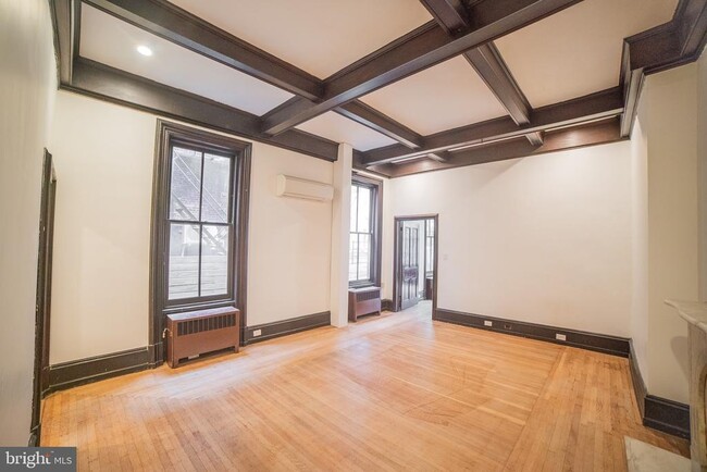 2008 Spruce St in Philadelphia, PA - Building Photo - Building Photo