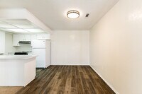 4001-4003 NW Ozmun Ave - 6