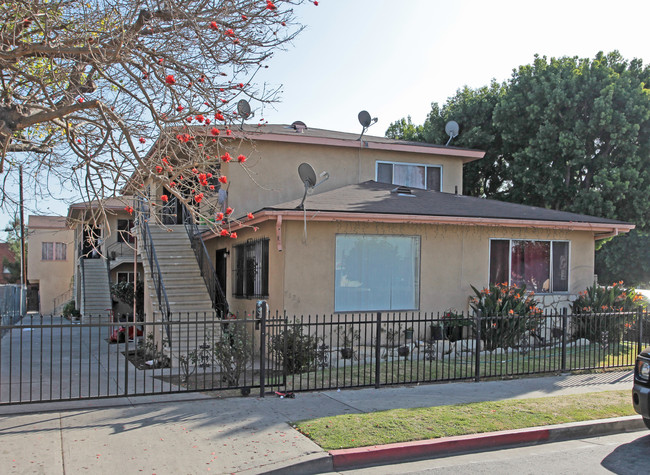 7126 Rugby Ave in Huntington Park, CA - Foto de edificio - Building Photo