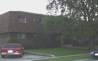 1400-10 Getzelman Dr Apartments