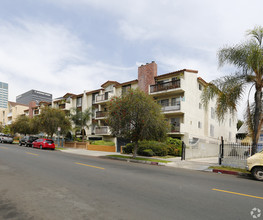 742 S Harvard Blvd in Los Angeles, CA - Building Photo - Building Photo