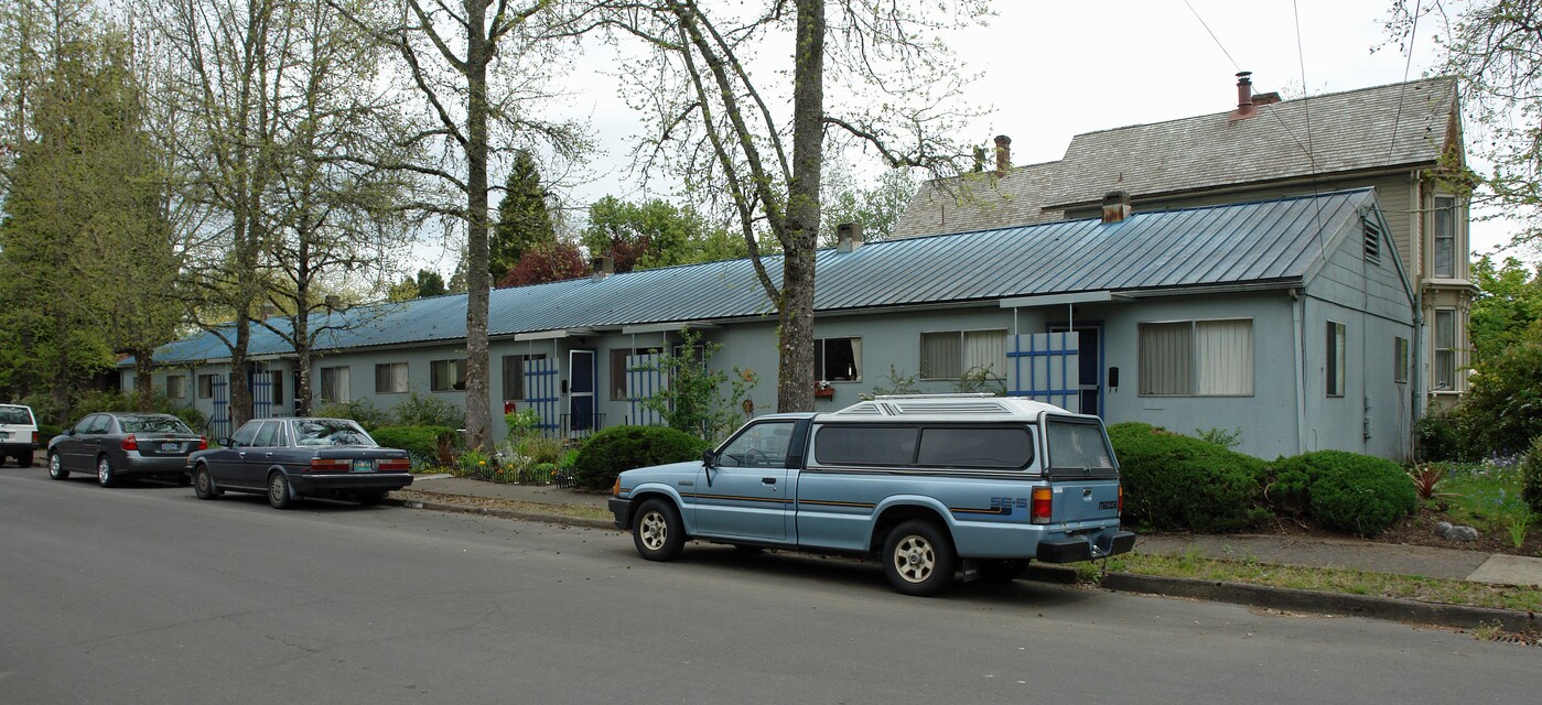 1407-1421 NW 15th St in Corvallis, OR - Building Photo