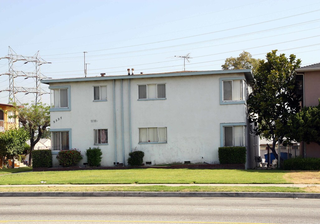 5527 W Jefferson Blvd in Los Angeles, CA - Building Photo