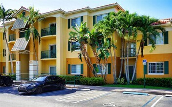 7200 NW 114th Ave in Doral, FL - Building Photo - Building Photo