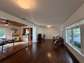 2728 Kirk St in Miami, FL - Building Photo - Building Photo