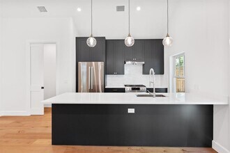 3705 Jackson Ave in Austin, TX - Foto de edificio - Building Photo