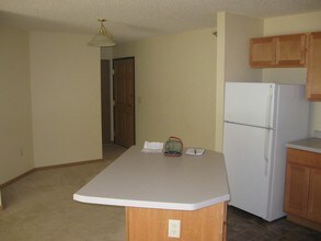 Oakwood Estates Apartments in Cloquet, MN - Foto de edificio - Interior Photo