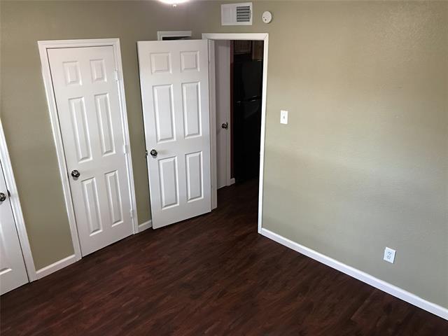 357 NW Newton Dr-Unit -6 in Burleson, TX - Building Photo - Building Photo