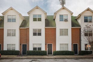 2165 S Milledge Ave in Athens, GA - Building Photo