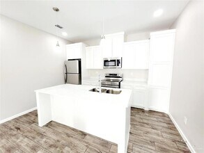 1307 Lore Dr, Unit 4 in Weslaco, TX - Building Photo - Building Photo