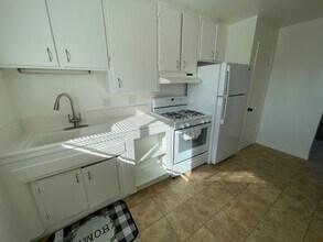 130 S M St in Lompoc, CA - Building Photo - Building Photo