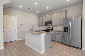 529 View Dr in Andice, TX - Building Photo - Building Photo