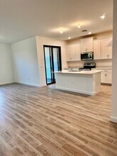 14102 SW St Creek Dr in Port St. Lucie, FL - Foto de edificio - Building Photo