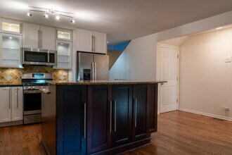 912 Crain St in Evanston, IL - Building Photo - Building Photo