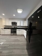 7333 Winthrop Way in Downers Grove, IL - Building Photo - Building Photo