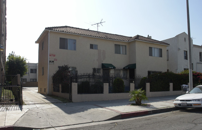 739 N St Andrews Pl in Los Angeles, CA - Building Photo - Building Photo