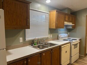 13074 Pine Trail Ct in Willis, TX - Building Photo - Building Photo