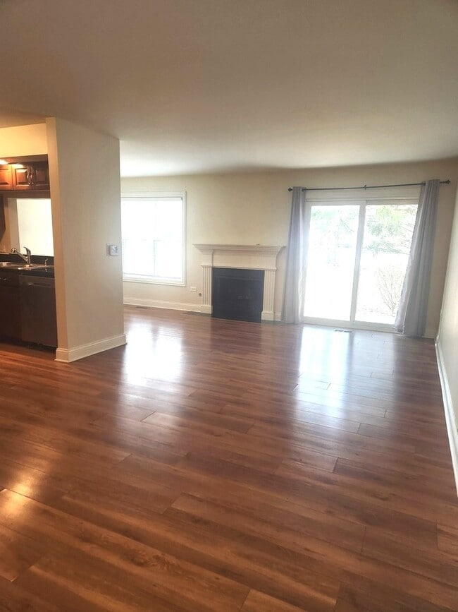 43 Foxcroft Rd in Naperville, IL - Building Photo - Building Photo