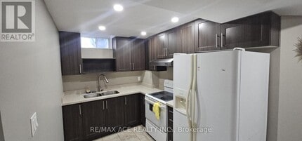 14 Kentview Crescent in Markham, ON - Building Photo - Building Photo