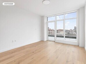 1516 Park Ave in New York, NY - Building Photo - Building Photo