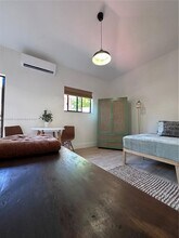 52 NW 68th St in Miami, FL - Building Photo - Building Photo