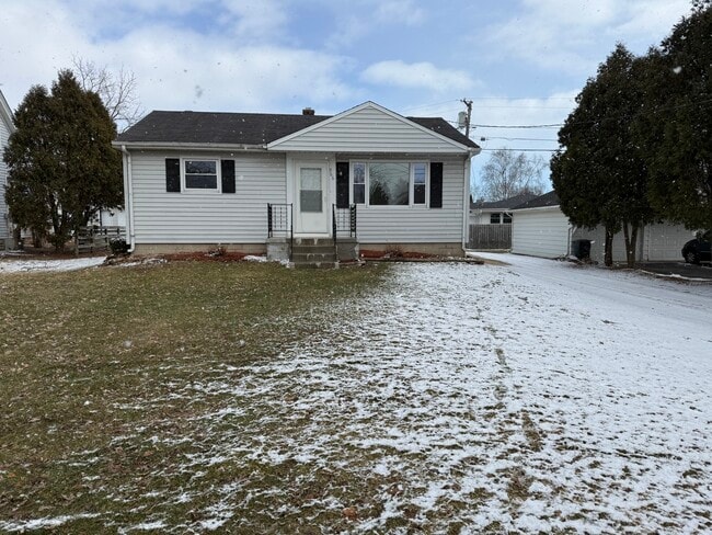 property at 966 N Green Bay Rd