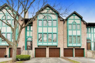 943 W Essex Pl in Arlington Heights, IL - Building Photo