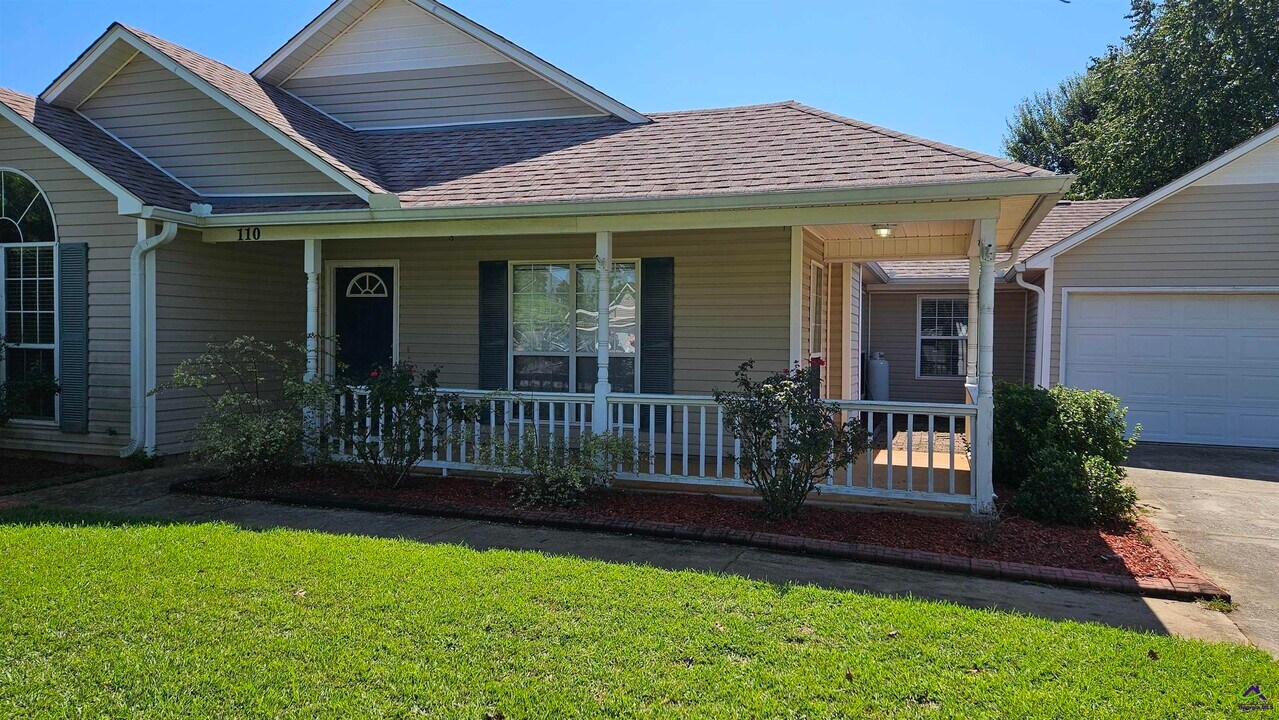 110 Sheldon Ridge Ct in Bonaire, GA - Building Photo