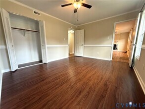 9107 Dunncroft Dr in Glen Allen, VA - Foto de edificio - Building Photo
