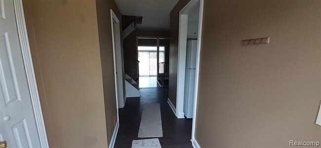 5089 Buckingham Pl Dr in Troy, MI - Building Photo - Building Photo