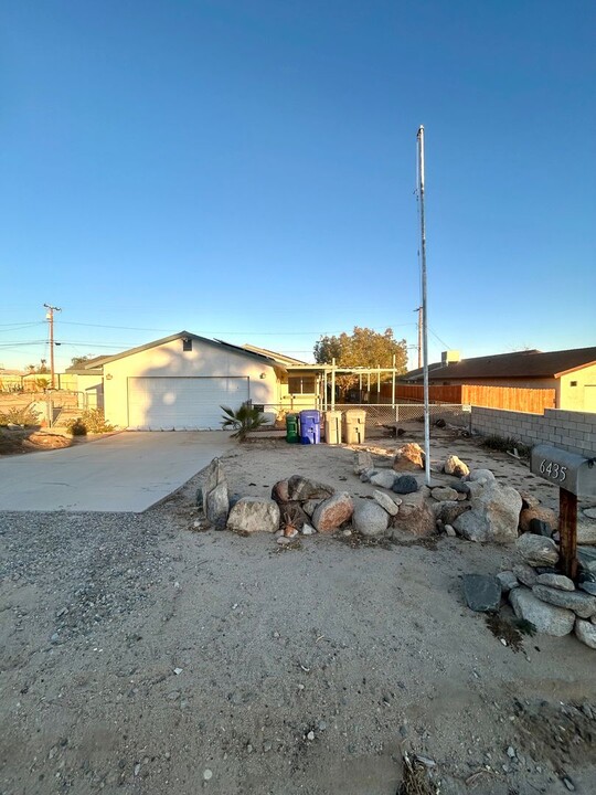 6435 Cahuilla Ave in Twentynine Palms, CA - Building Photo