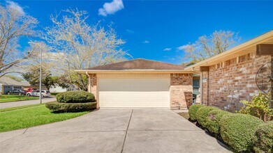 16739 Selder Dr in Friendswood, TX - Building Photo - Building Photo