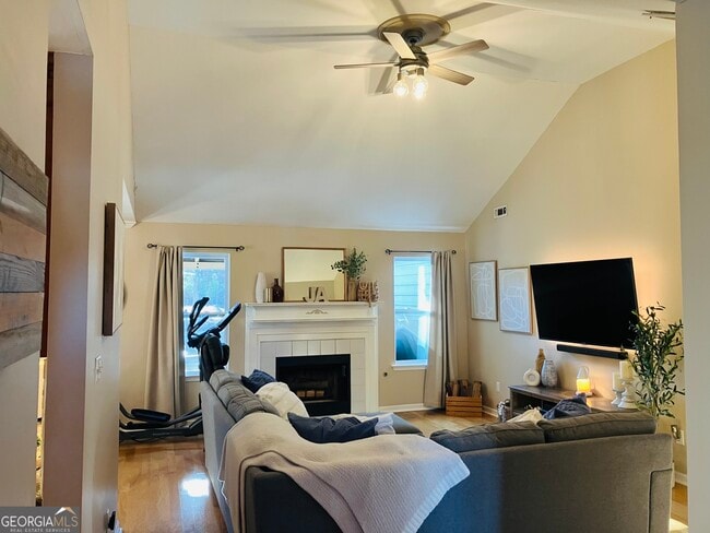 328 Vendella Cir in Peachtree City, GA - Building Photo - Building Photo