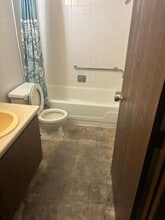 401 N St James St in El Dorado Springs, MO - Building Photo - Building Photo